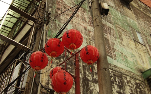 带家人适合去什么地方旅游，我想问下要带家人一起外出旅游去什么地方好